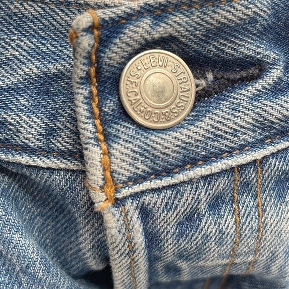 LEVI’S wedgie Jeans light distressed frayed hems button fly y2k sz 26 - Picture 5 of 16